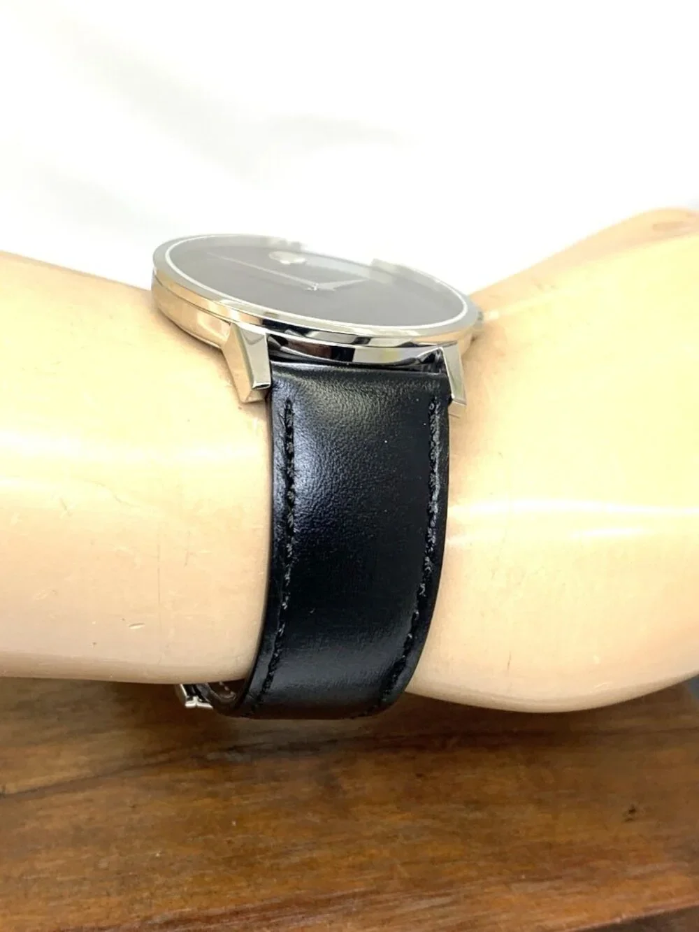 Movado Men's Watch 0607269 Swiss Quartz Silver Museum Black Dial Leather Strap